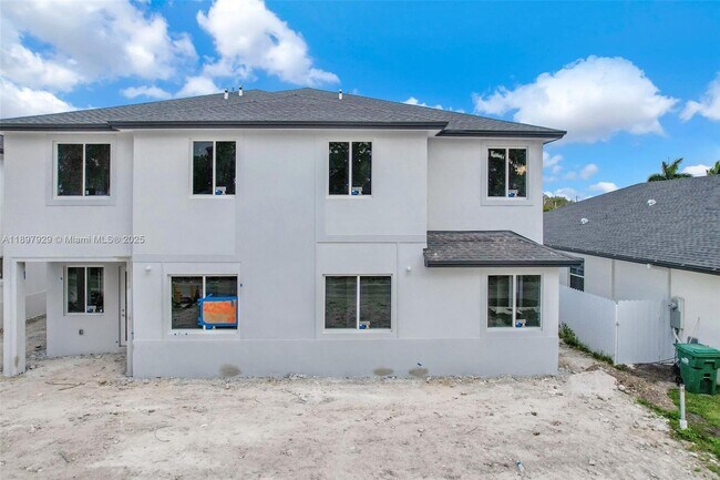 Building Photo - 22555 SW 125th Ave