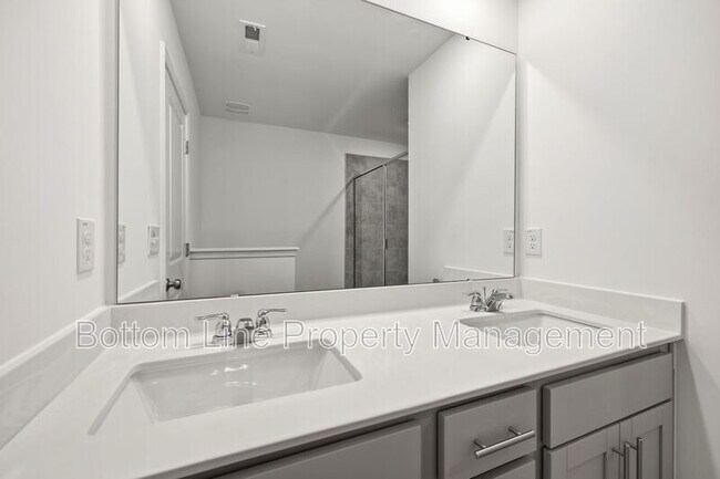 Building Photo - 2308 Oakwood Mdws Ct