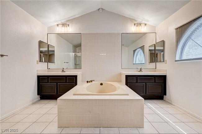 Building Photo - 618 Cervantes Dr