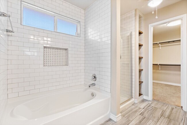 Building Photo - Well-Maintained 3-Bedroom Home – Ideal for Students & Professionals!