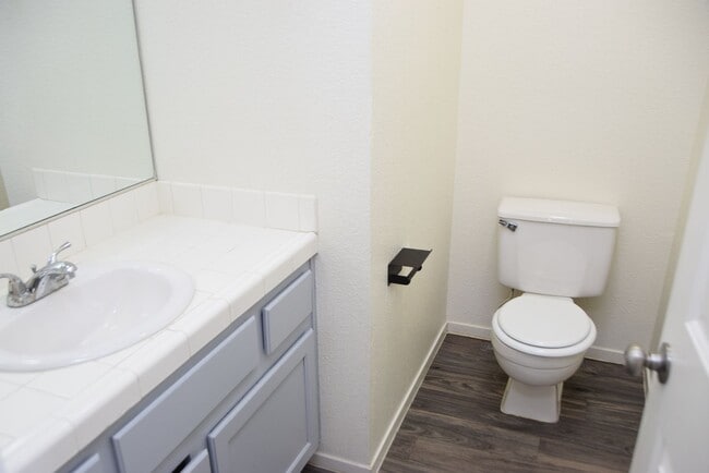 Building Photo - NORTHWEST - 2 STORY HOME - 4 BEDROOMS