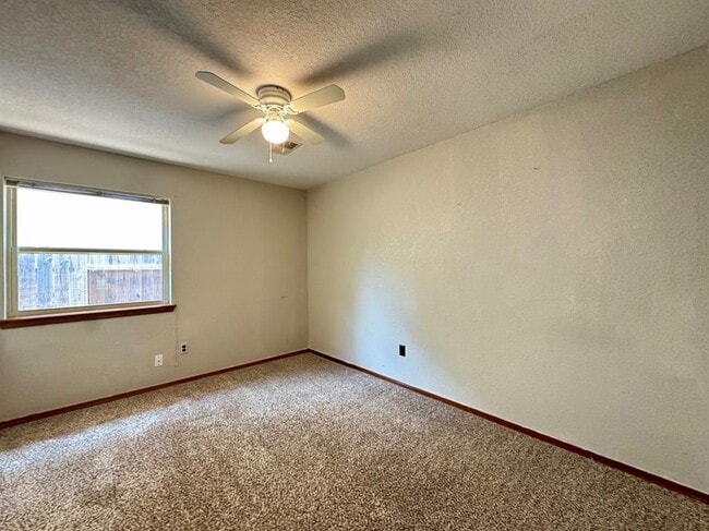 Building Photo - 11628 Lorene Ave