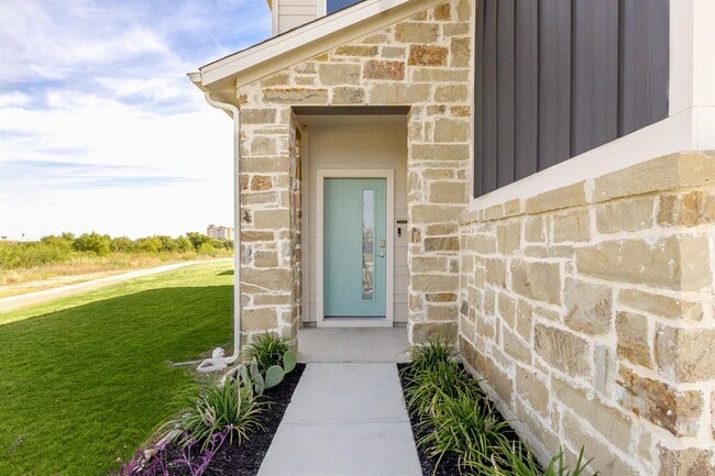 Building Photo - 140 New Hvn St