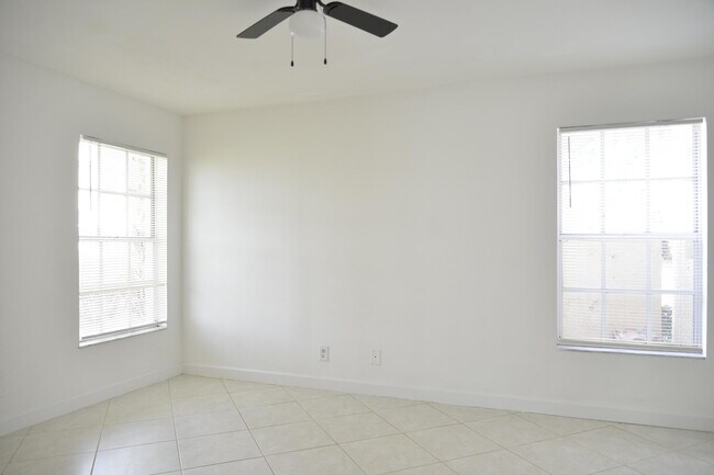 Building Photo - 3344 Alba Cir