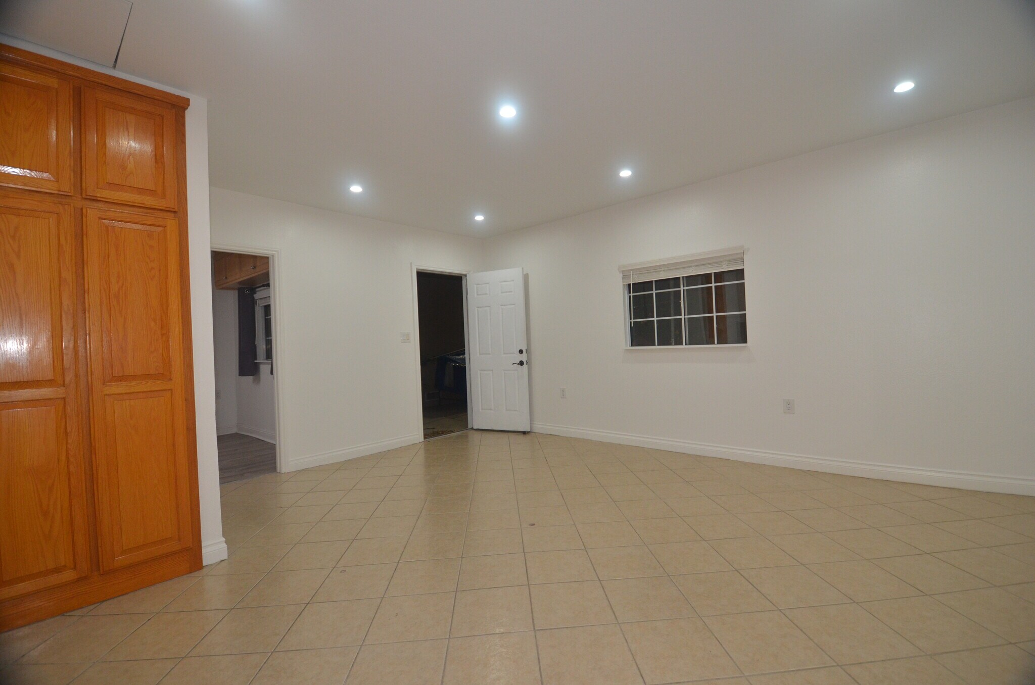 Building Photo - 19201 Strathern St