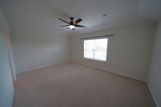 Building Photo - Like New Home in Red River Ranch (Cibolo) - Realtor Commission: $500
