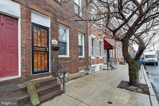 Building Photo - 3079 Tulip St