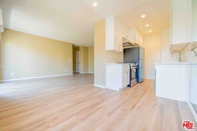 Building Photo - 11871 Idaho Ave