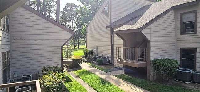 Building Photo - 12900 Walden Rd