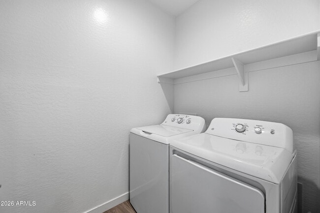 Building Photo - 1627 W Estes Way