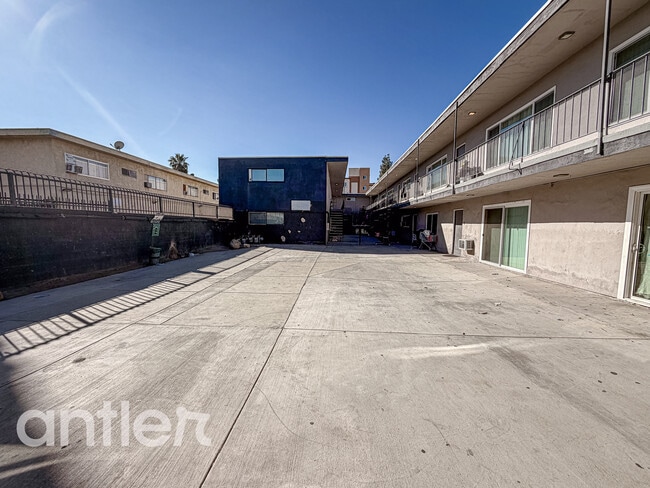 Building Photo - 9014 Orion Ave