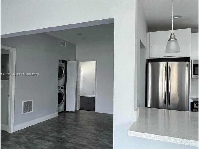 Building Photo - 3681 NE 170th St