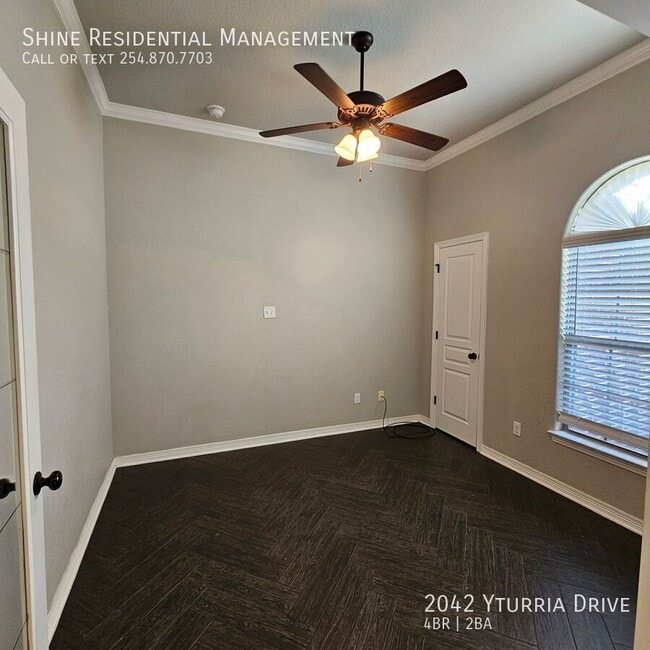 Building Photo - 2042 Yturria Dr