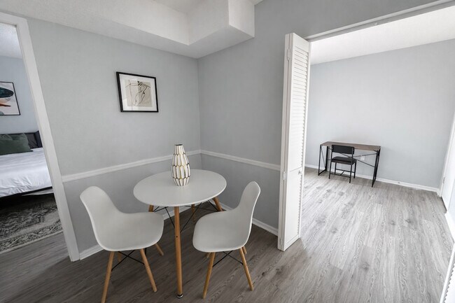 Building Photo - 505 N Rock Rd