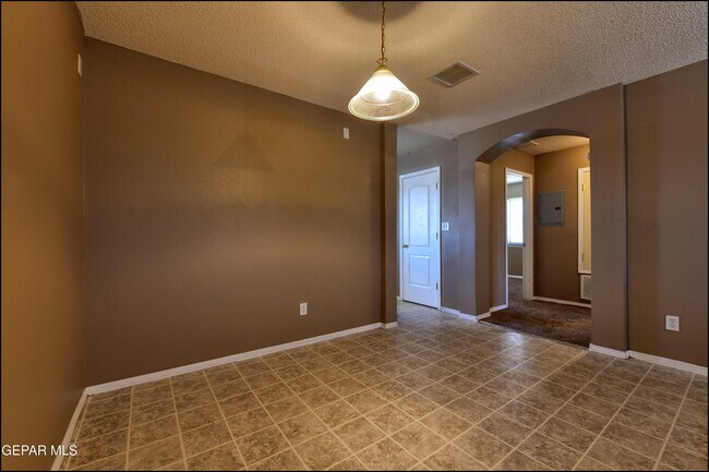 Building Photo - 3404 Blue Earth Ln