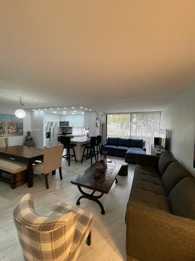 Building Photo - 16919 N Bay Rd