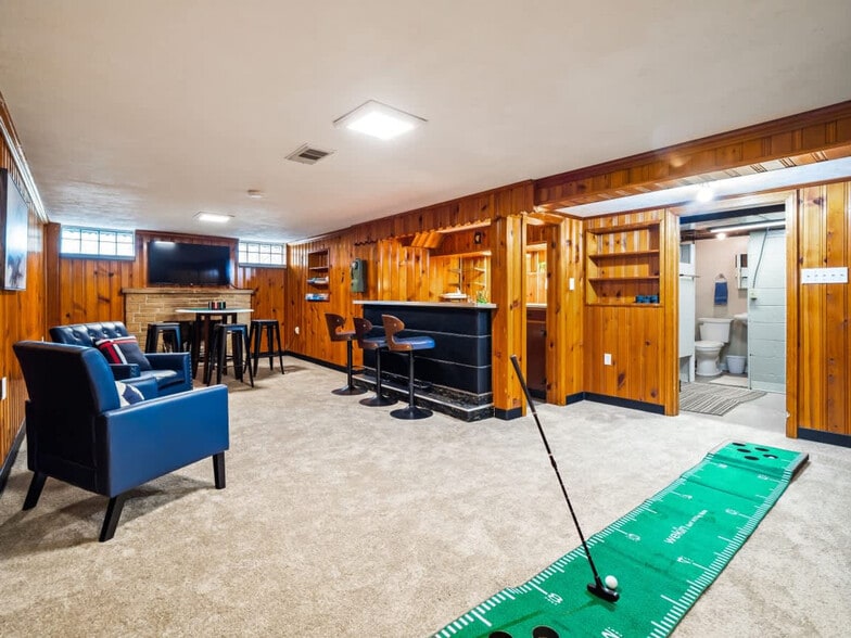 Building Photo - 386 Walworth Ave