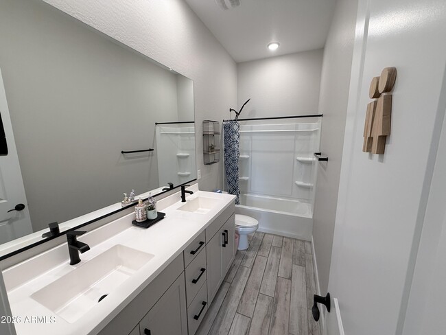 Building Photo - 4405 W Palace Sta Rd