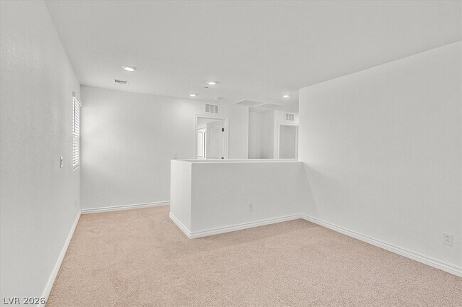 Building Photo - 352 Rosefinch St