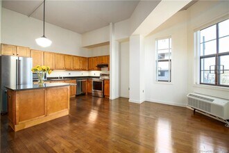 Building Photo - 15 Dinah Rd