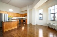 Building Photo - 15 Dinah Rd