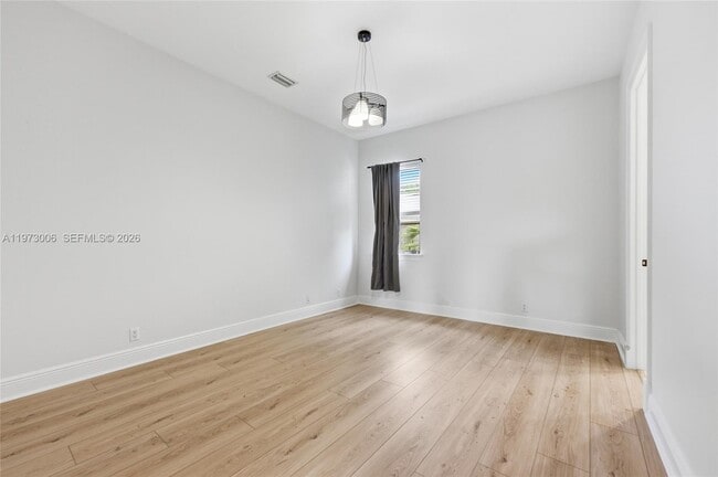 Building Photo - 9564 Exbury Ct