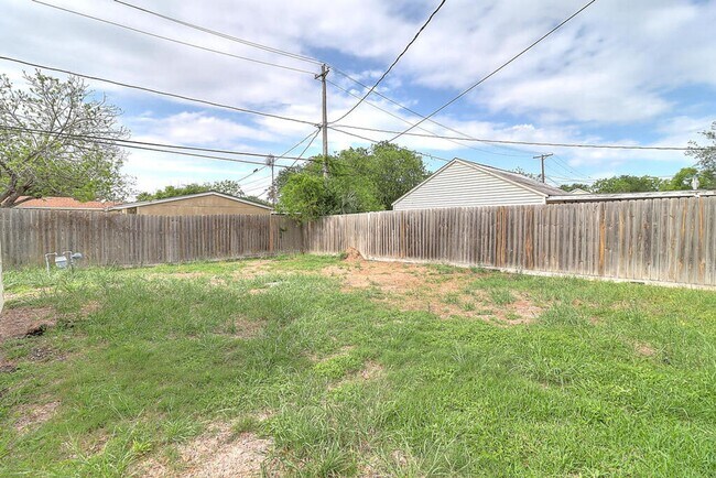 Building Photo - 722 Ralston Ave