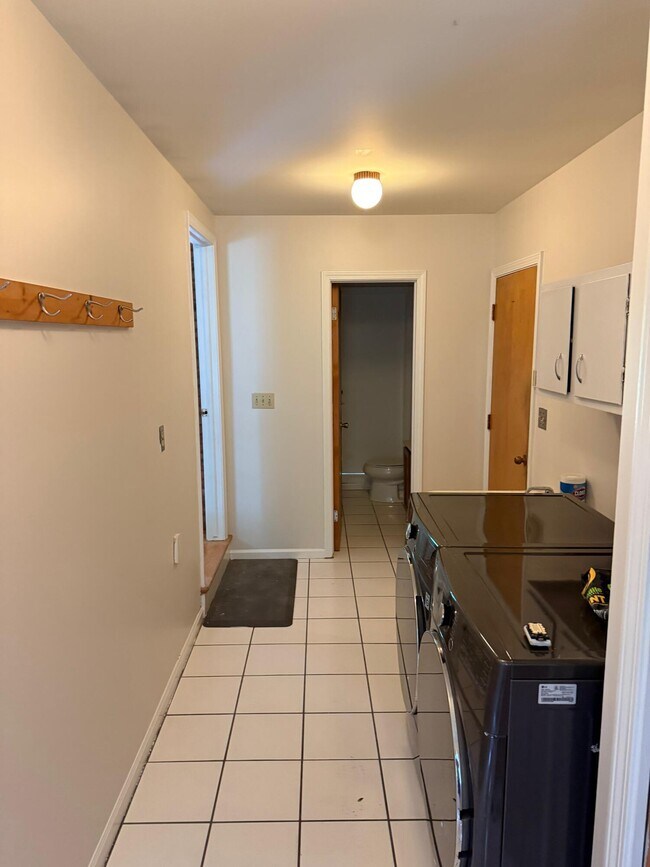Building Photo - 3925 Waldenwood Dr