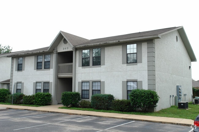 Primary Photo - Oak Tree Park Apartments