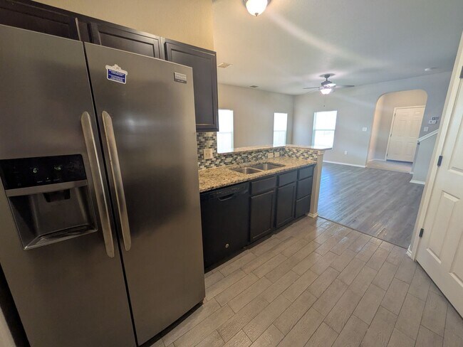 Building Photo - 5826 Grandwood Dr
