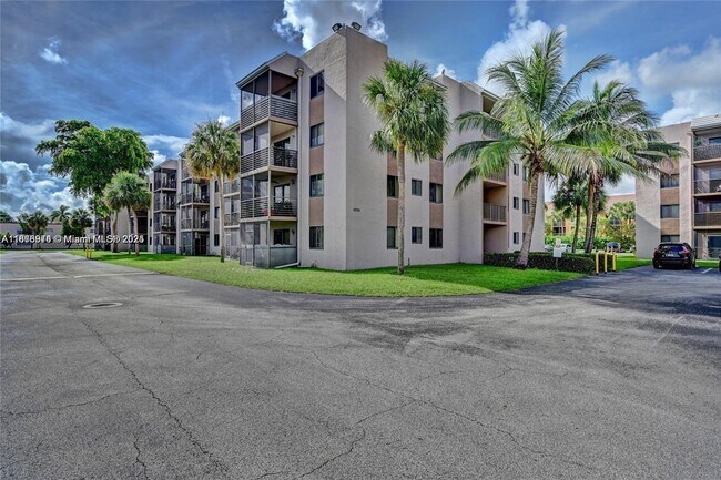 Primary Photo - 3730 N Pine Island Rd