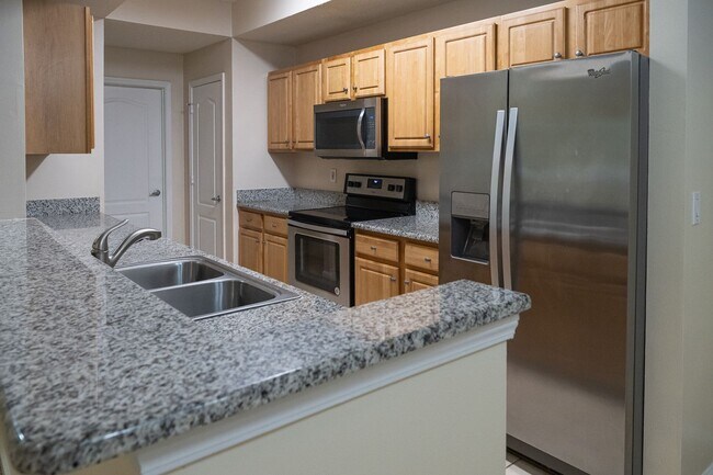 Building Photo - Beautiful 3 Bedroom, 2 Bath with Volume ceilings and Private Garage!