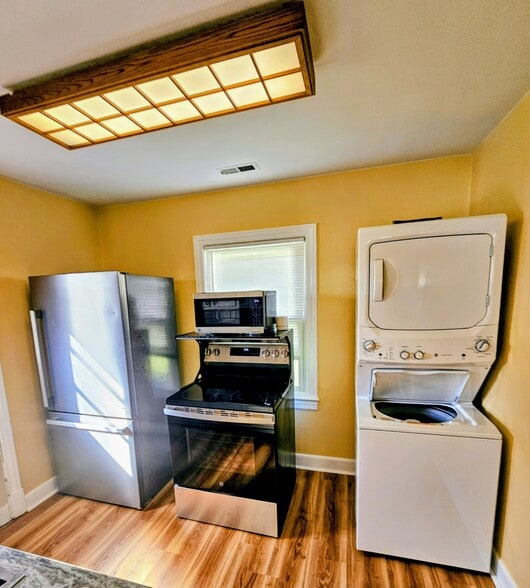 Building Photo - 309 Dalewood Ave