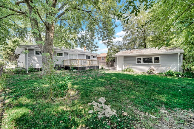 Building Photo - 8013 Monaldi Dr