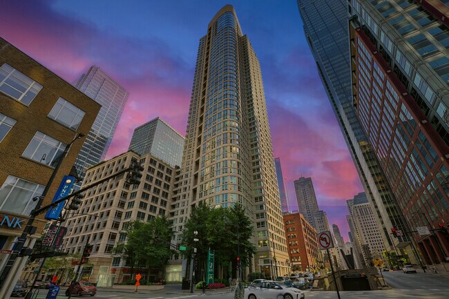 Building Photo - 345 N La Salle Dr