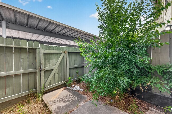 Building Photo - 12656 Windsor Village Dr