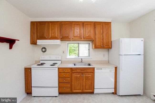 Building Photo - 463 Avenue B