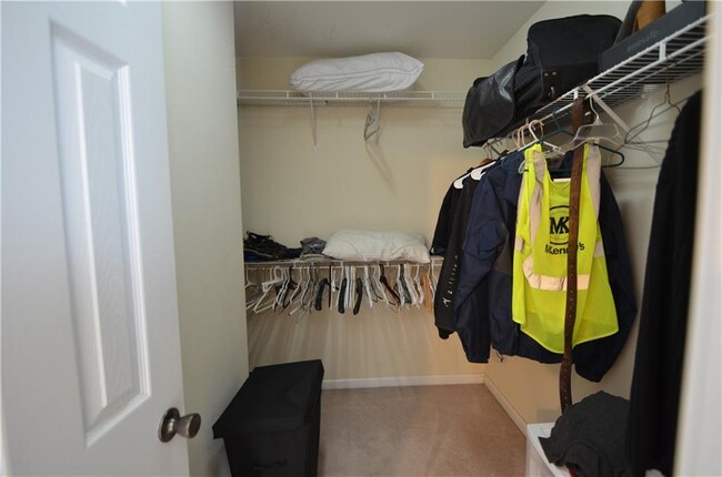 Building Photo - 1422 Ferocity Ridge Way NW