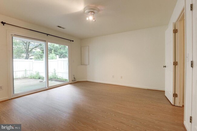 Building Photo - 12050 Edgemere Cir