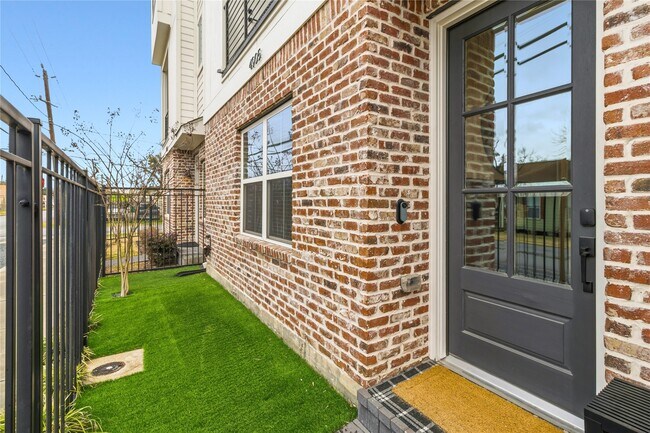 Building Photo - 4905 Avenue J Ave