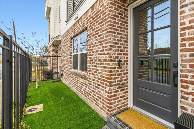 Building Photo - 4905 Avenue J