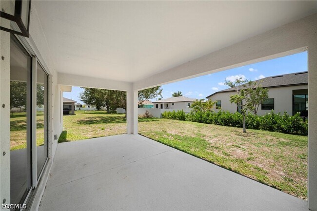 Building Photo - 202 NW 25th Pl