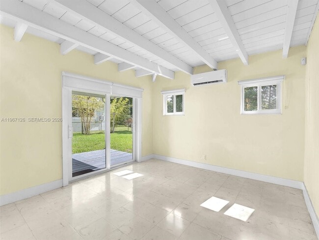 Building Photo - 6520 SW 63rd Ct