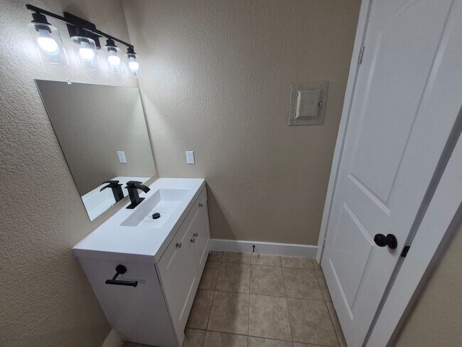 Building Photo - 7215 Glen Heights