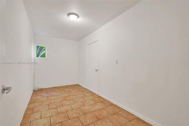 Building Photo - 10065 Bay Harbor Terrace