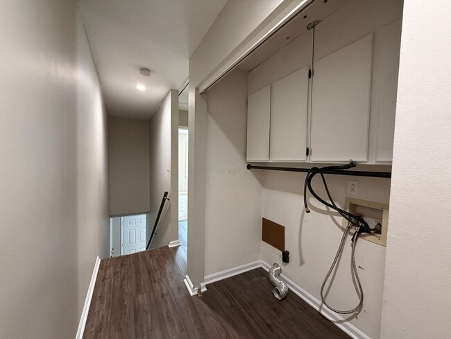 Building Photo - 3-Bedroom Townhome Just Minutes From Downtown Hickory!