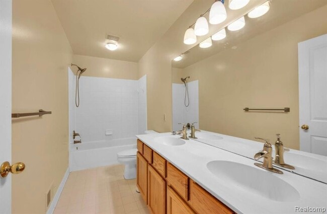 Building Photo - 203 Falling Brook Dr