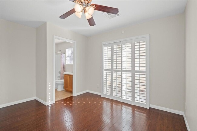 Building Photo - 3 Story, Spacious and Inviting 3-bedroom In Centennial Hills, with Downstairs Bedroom Suite