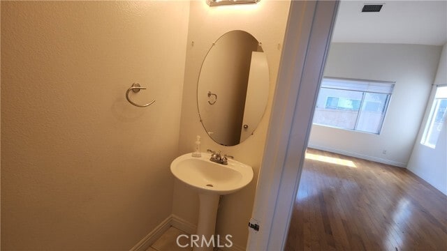 Building Photo - 14880 Honey Ct