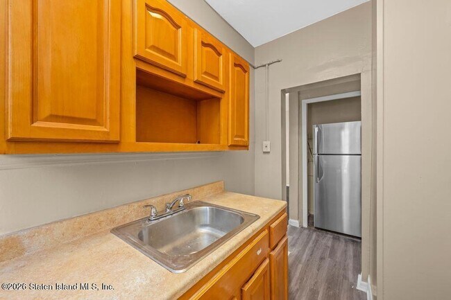 Building Photo - 37 Avon Pl